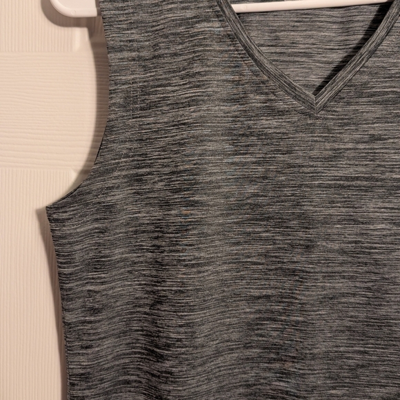 ⭐3/$21⭐Prince Sleeveless Muscle Tee - Picture 3 of 4
